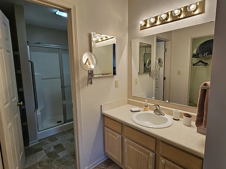 5176 Coventry Ln — Photo 22
