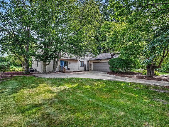 2nd image of 820 Dodds Dr