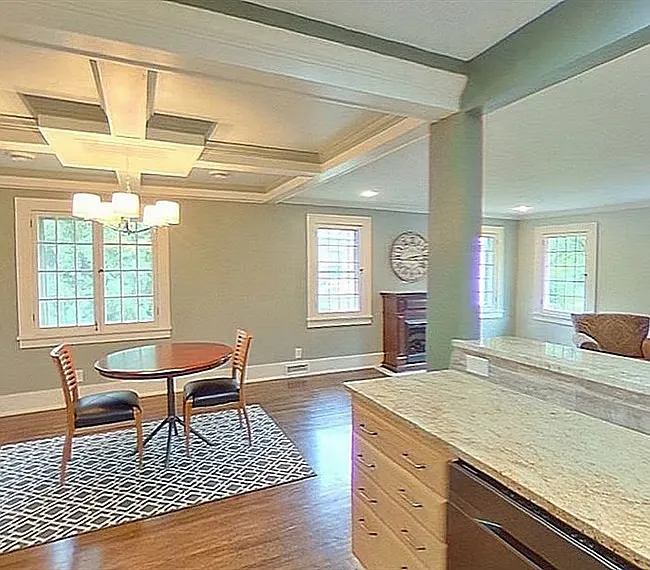 2 bed, 1353 sqft, $1,900 — Photo 3