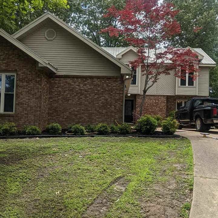 2nd image of 603 Oak Hollow Ln