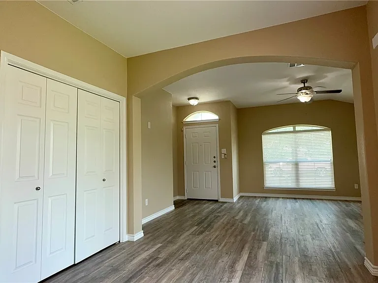 101 Salas Dr — Photo 6