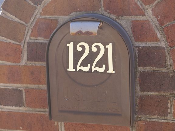 3rd image of 1221 Clearwater Ln