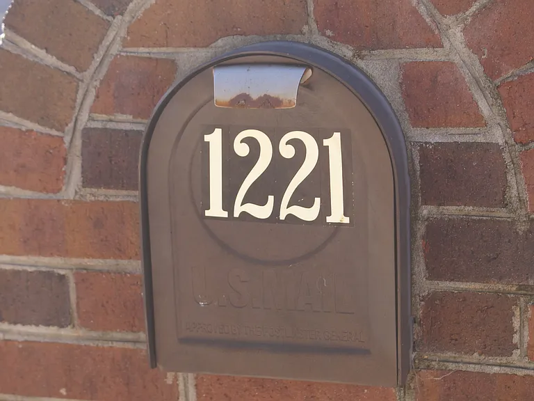 1221 Clearwater Ln — Photo 3