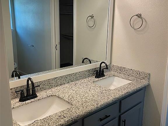 4th image of 2746 Colony Dr