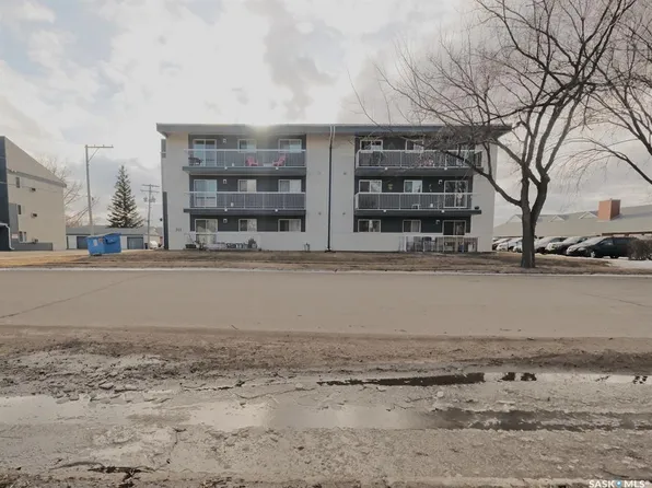 UNIT 301-311 1st STREET W, Rosetown, SK S0L 2V0