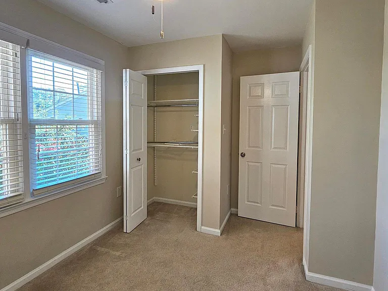 6413 Four Oaks Ln — Photo 29