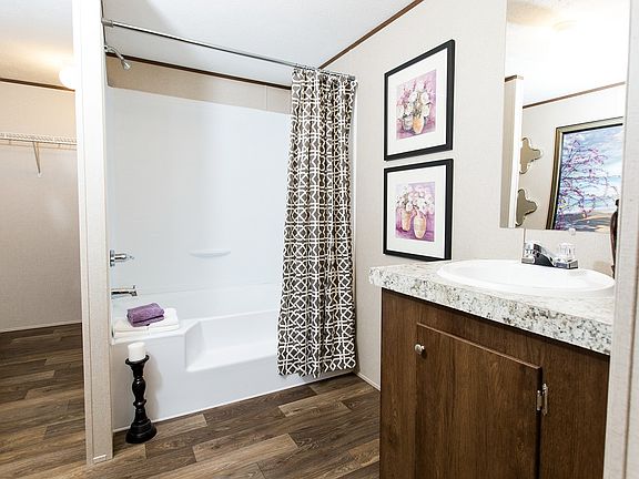 3rd image of 4487 Enoch Dr