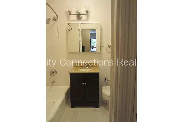 Rented by City Connections Realty | media 29