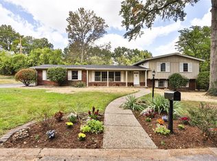 32 Nantucket Ln, Saint Louis, MO 63132