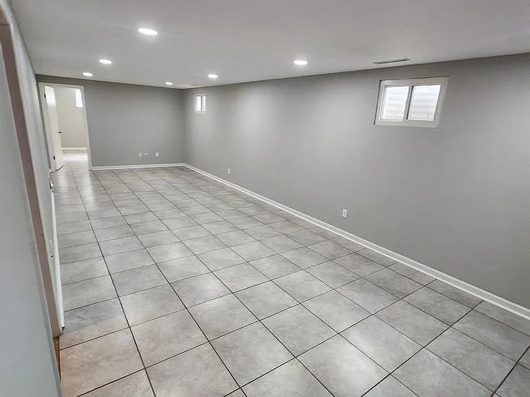 313 S Chelton Rd — Photo 20