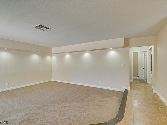 4th image of 3221 E Rochelle Ave