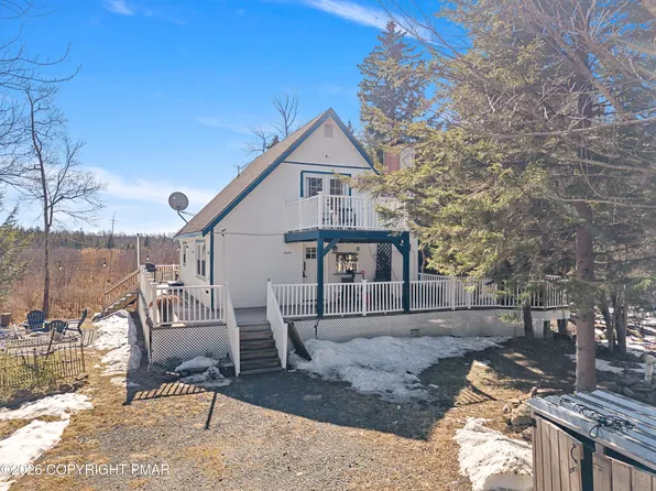 7696 Fawn Ln, Tobyhanna, PA 18466