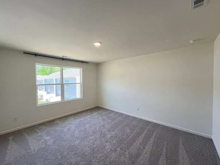 2047 Trailside Dr — Photo 8