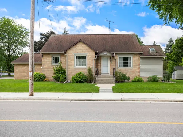 214 E Church St, Oakfield, WI 53065