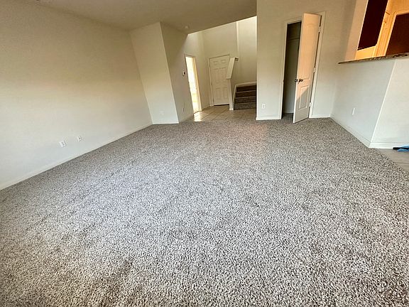 3rd image of 1613 White Mountain Way