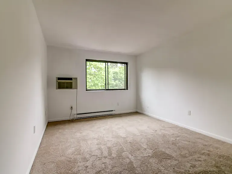 Lord Baron Apartments — Photo 17