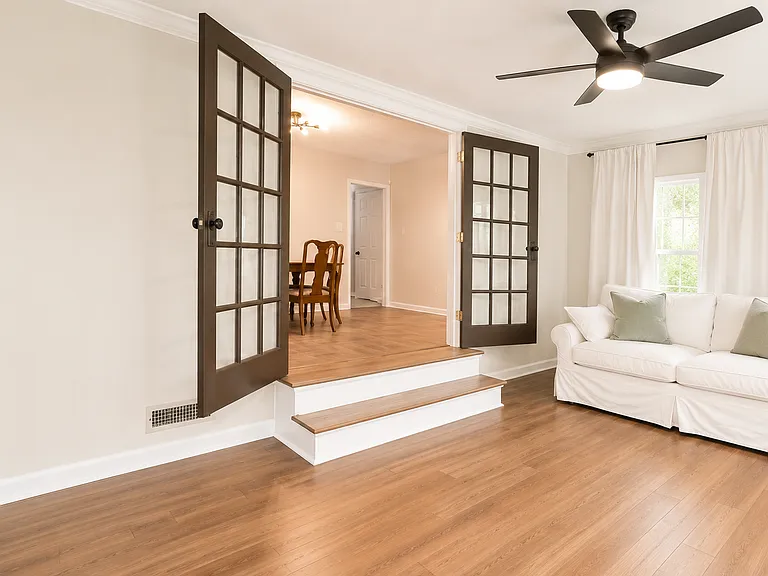 10936 Thornton Dr — Photo 17