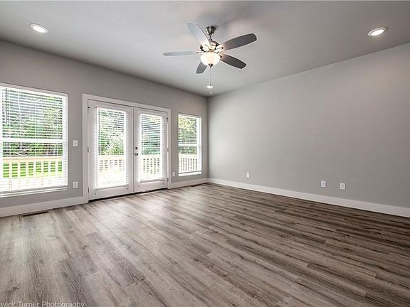 4th image of 1508-1518 N Gregg Ave #1508