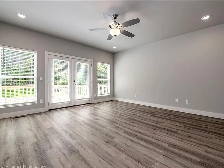 1508-1518 N Gregg Ave — Photo 4