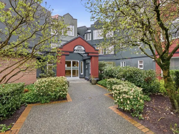 121 W 29th St #415, North Vancouver, BC V7N 4L6