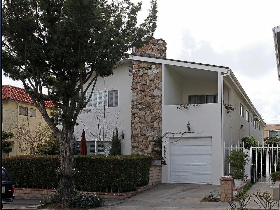 Front of 5 unit bldg