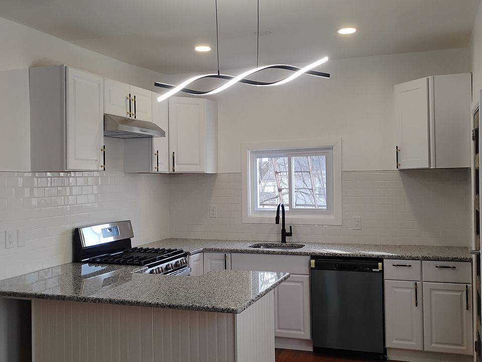 1st image of 56 Lenox St Floor 2