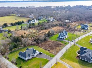 4 Waterview Ln, Warren, RI 02885