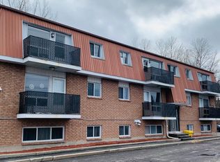 6632 Notre Dame St #205, Ottawa, ON K1C1H1