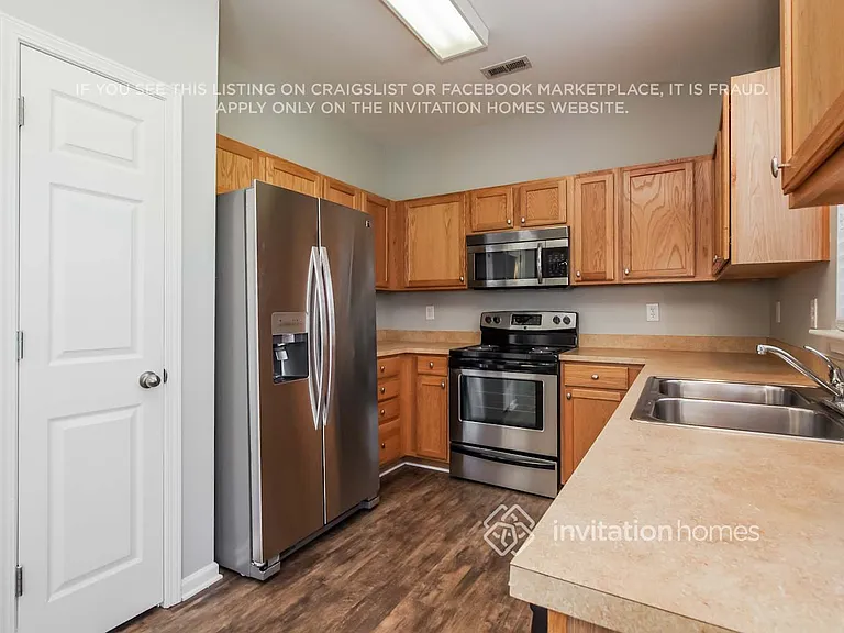 4903 Abercromby St — Photo 8