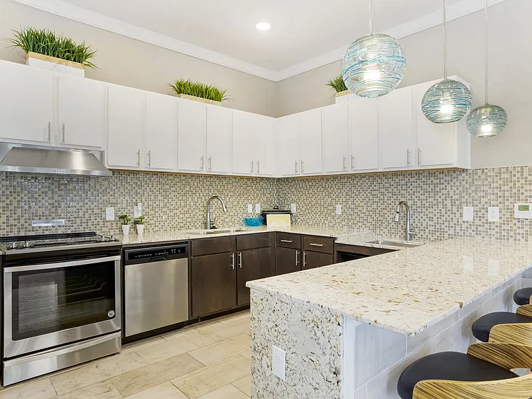 La Veranda at Polly Lane Apartments — Photo 13