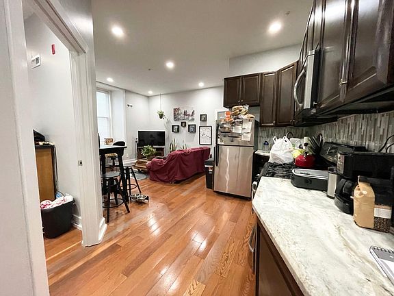 2nd image of 1236 E Columbia Ave #6A