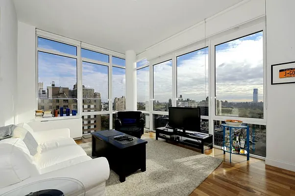 Rented by Town Residential | media 3