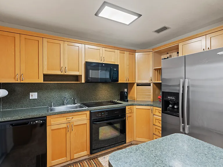 2520 Center Ave — Photo 19