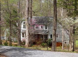 261 Sawmill Creek Dr, Nellysford, VA 22958