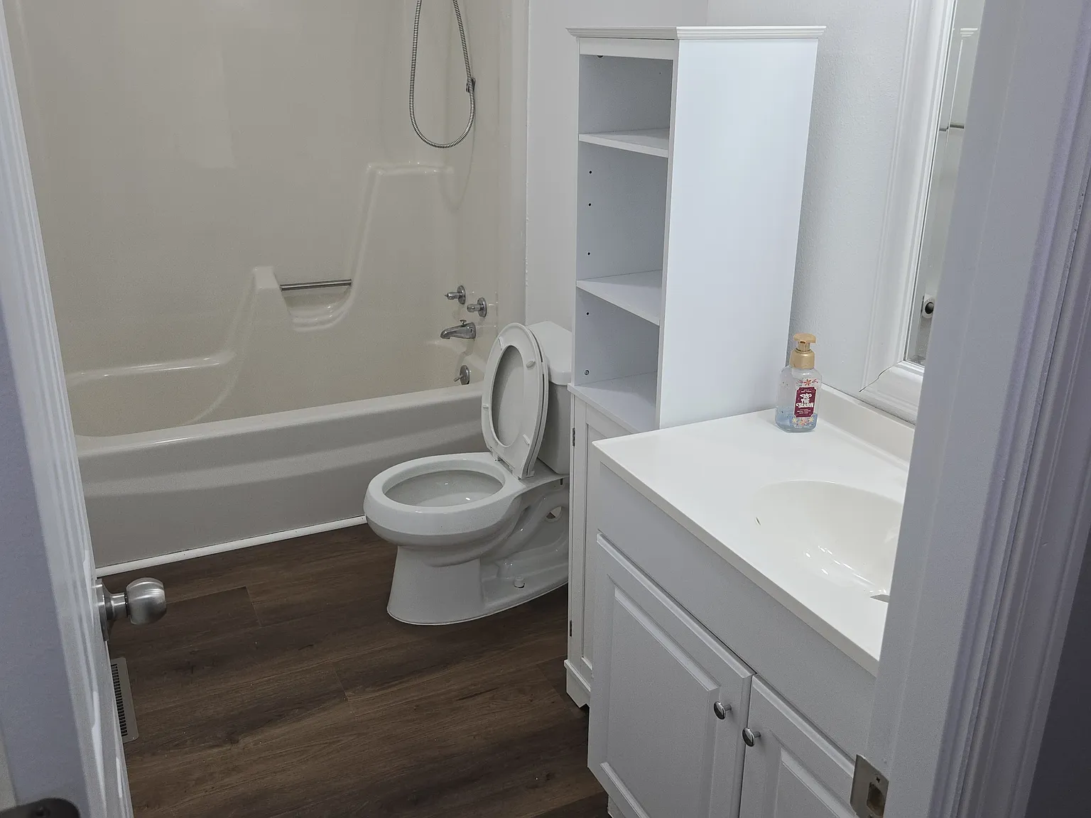 3 bed, 2120 sqft, $2,250 — Photo 3