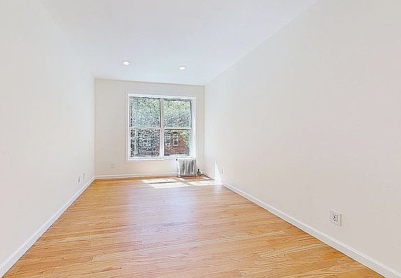 5th image of 315 W 115th St APT 37