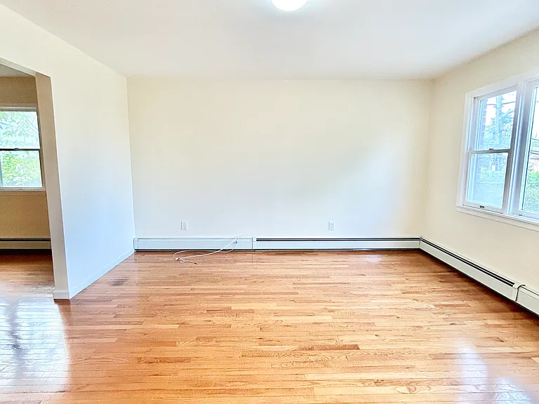 164 Rossiter Ave #1 — Photo 2