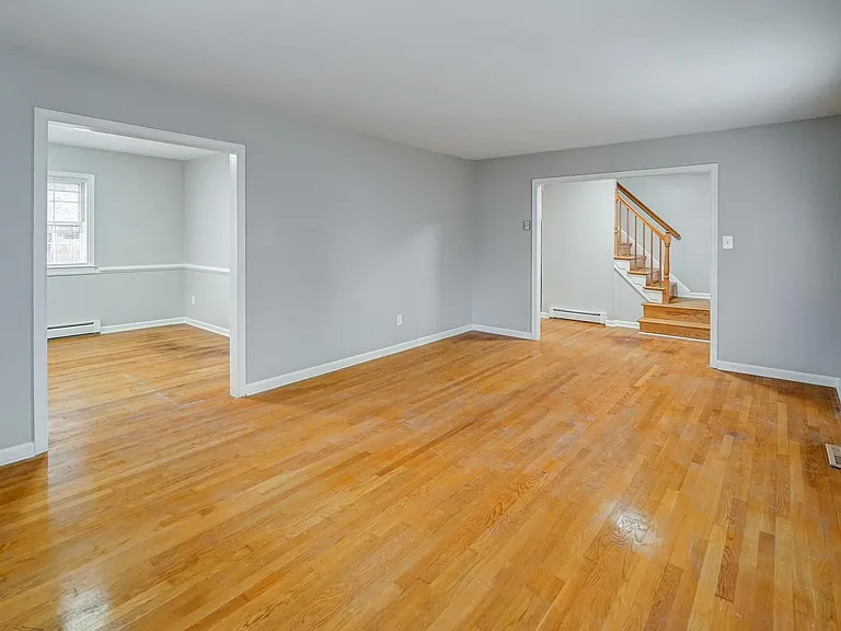1621 Charrington Dr — Photo 10
