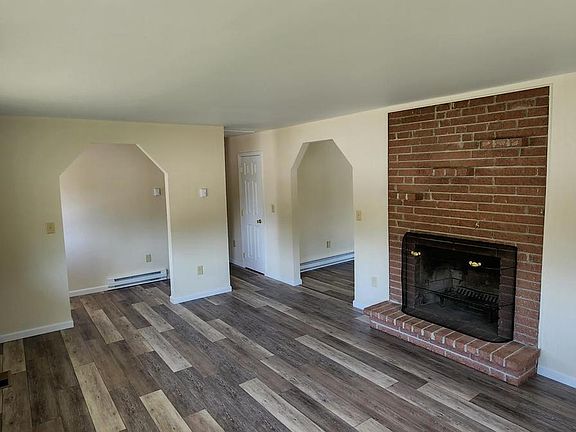 4th image of 301 N Grant St