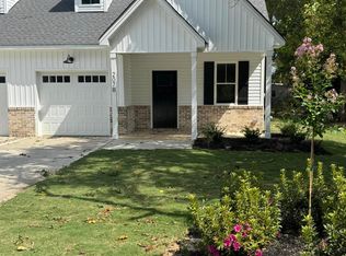 207 S Main St #B, Four Oaks, NC 27524