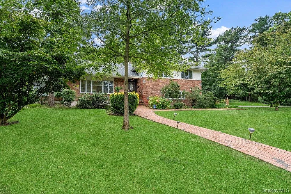 4 bed, 3.0 bath, 2377 sqft, $7,900 — Photo 4