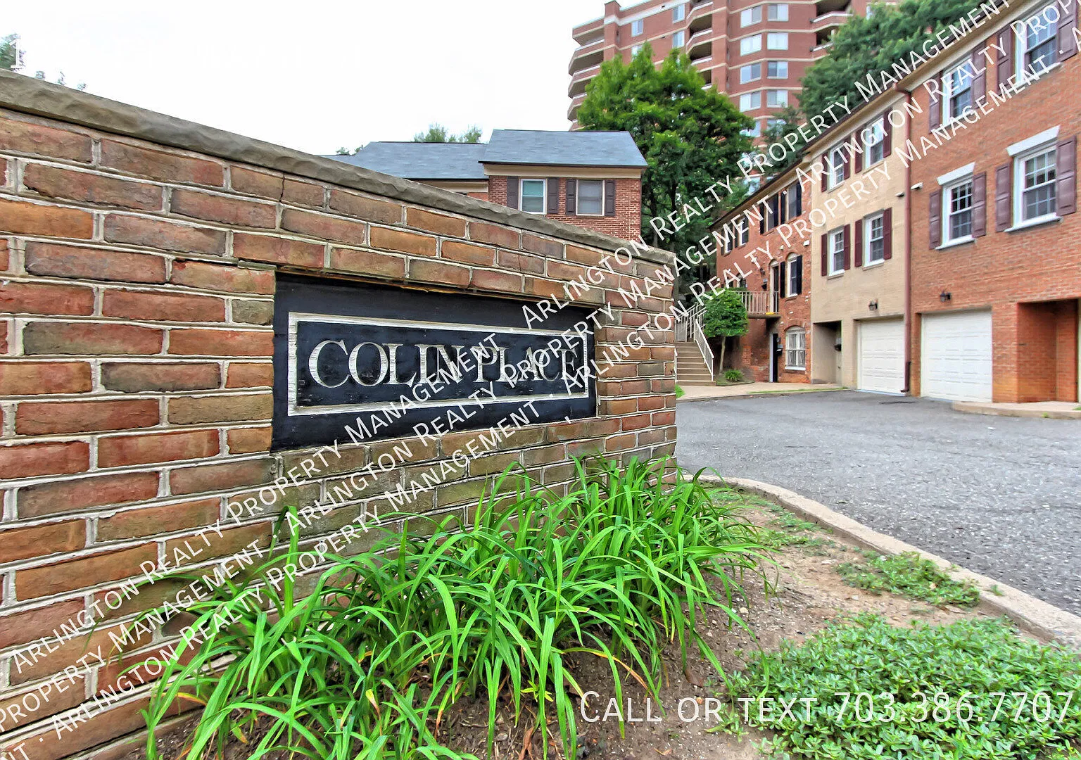 Amazing Deal in Walking Distance to Metro — Photo 2