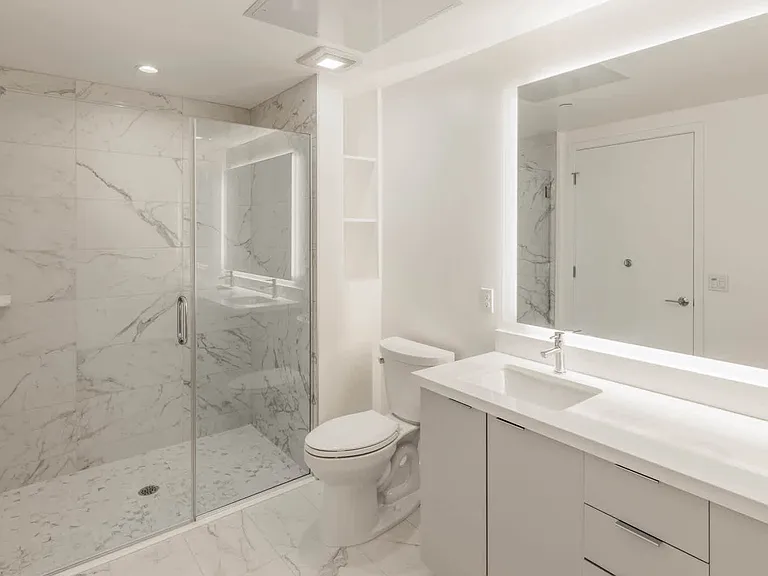 Bathroom with Porcelain Tile