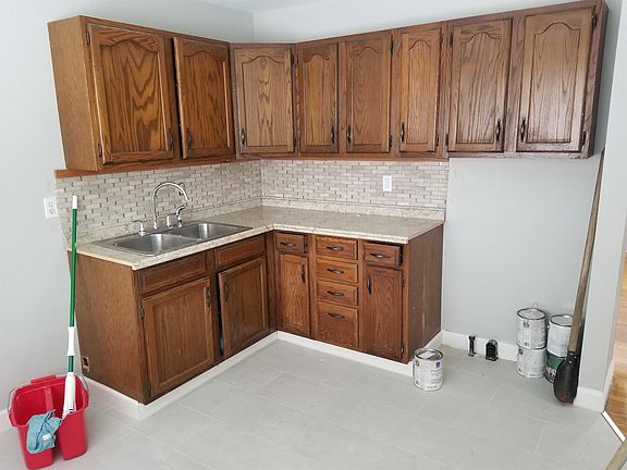 3rd image of 161 Floralea Pl