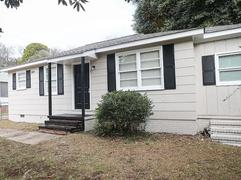 3209 Walker St — Photo 2