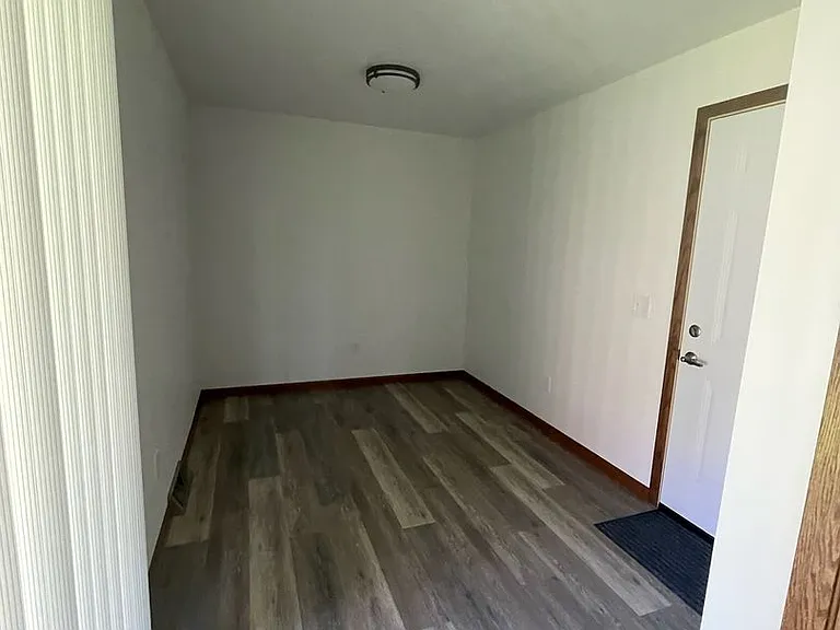 2218 W Wall St — Photo 5