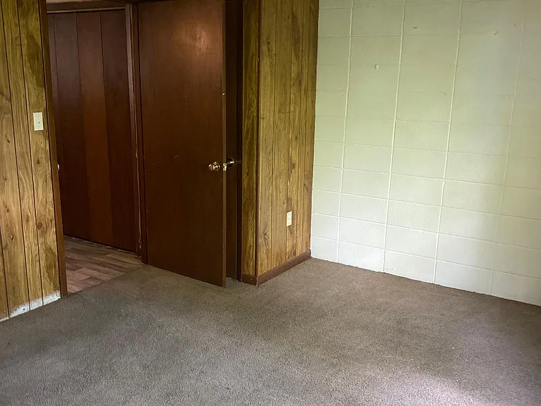 740 E 1st North St #8 — Photo 2