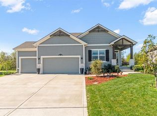 1713 NE Ravenwood Dr, Lees Summit, MO 64086