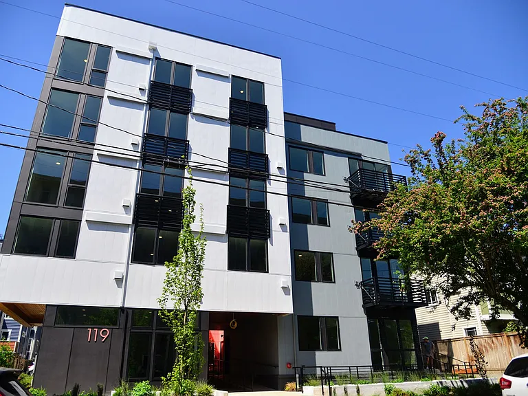 119 22nd Apartments — Photo 10