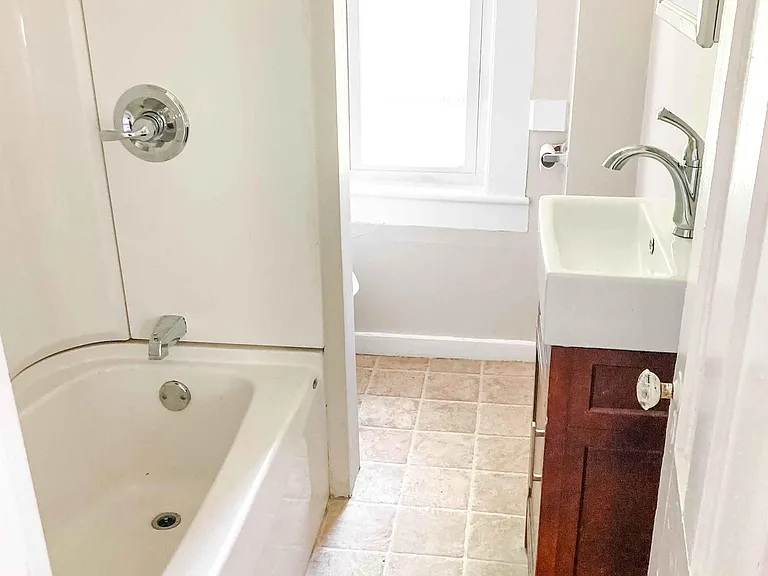 68 Elm St #3 — Photo 8